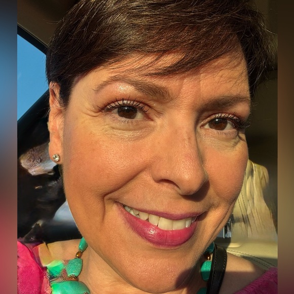 Meet your Posher, Veronica - Picture 2 of 10